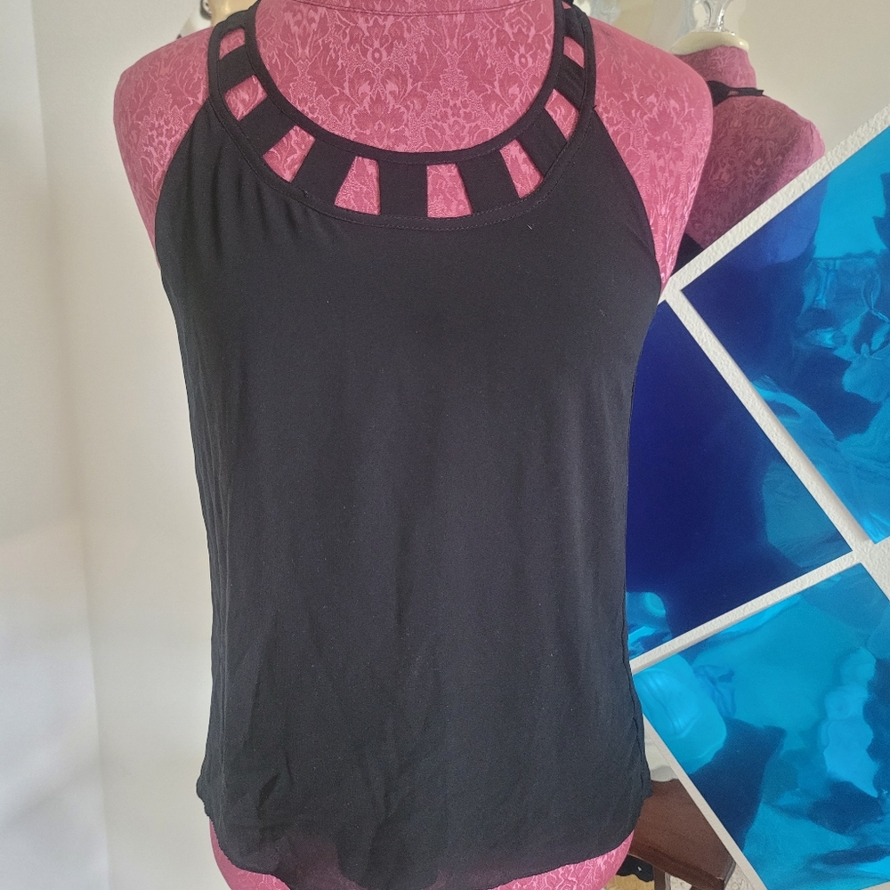 Black sheer with lining tank with cut out design
